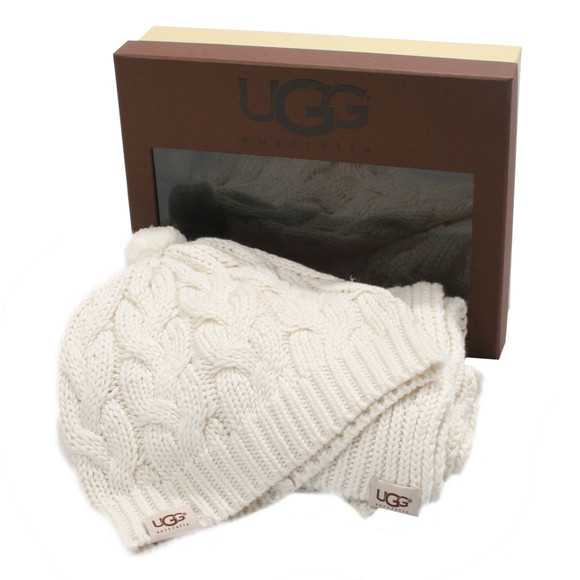 ugg ladies hat/scarf set ugg ladies hat/scarf set